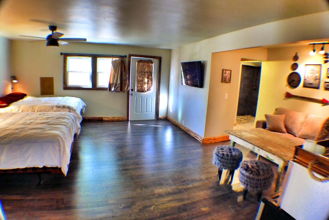 Miner'S Camp Motel Foresthill ภายนอก รูปภาพ