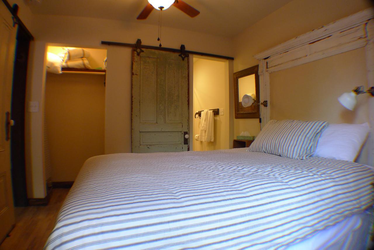 Miner'S Camp Motel Foresthill ภายนอก รูปภาพ