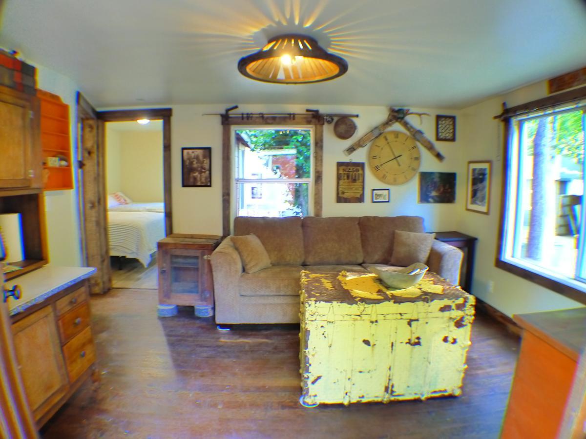 Miner'S Camp Motel Foresthill ภายนอก รูปภาพ