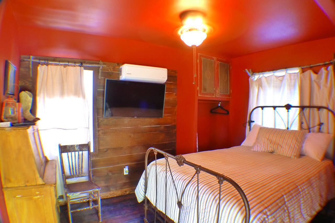 Miner'S Camp Motel Foresthill ภายนอก รูปภาพ