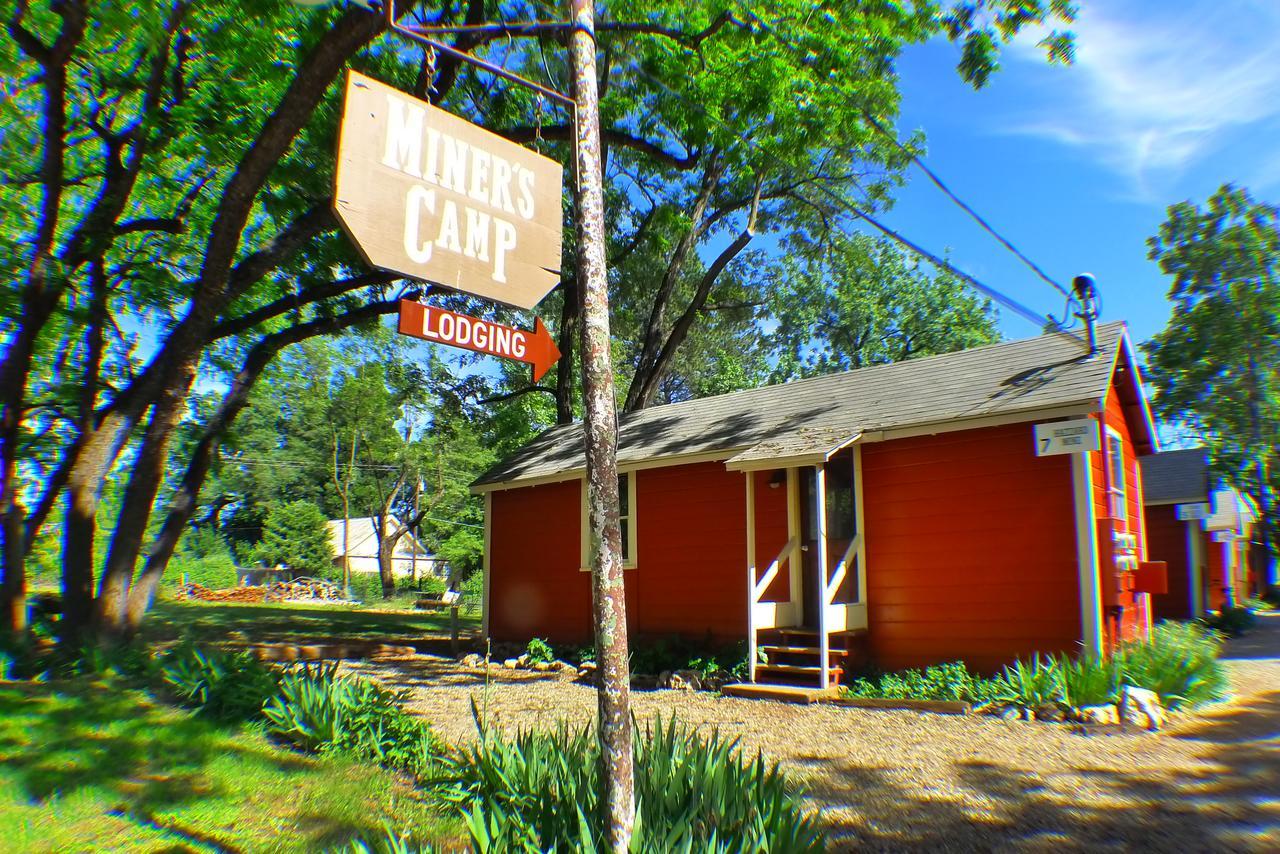 Miner'S Camp Motel Foresthill ภายนอก รูปภาพ