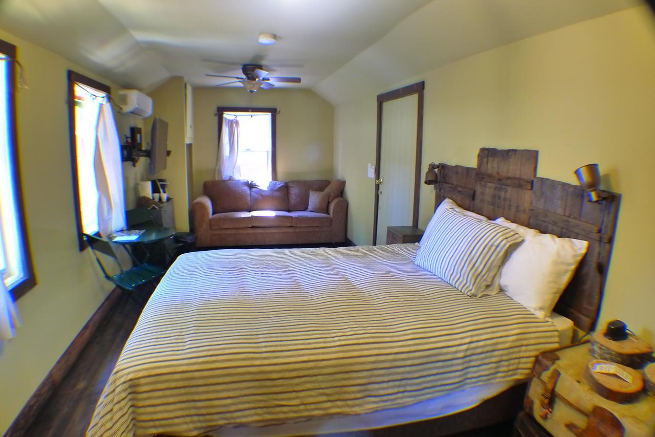 Miner'S Camp Motel Foresthill ภายนอก รูปภาพ