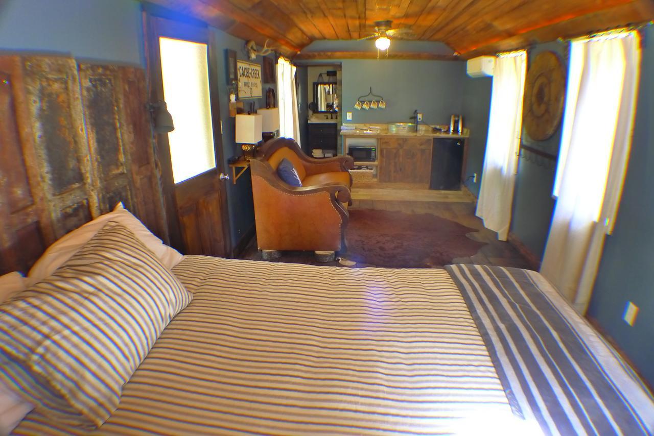 Miner'S Camp Motel Foresthill ภายนอก รูปภาพ