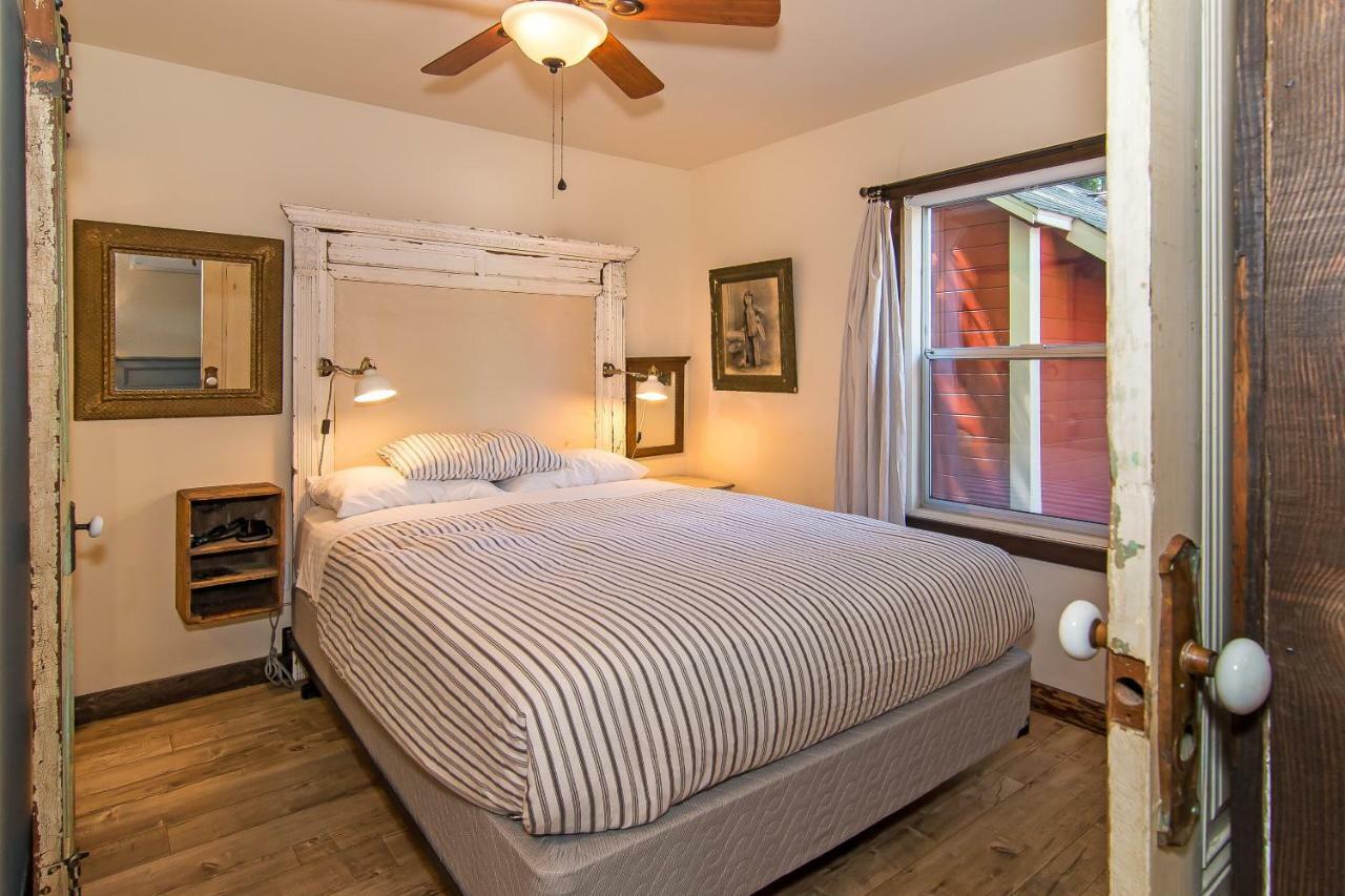 Miner'S Camp Motel Foresthill ภายนอก รูปภาพ