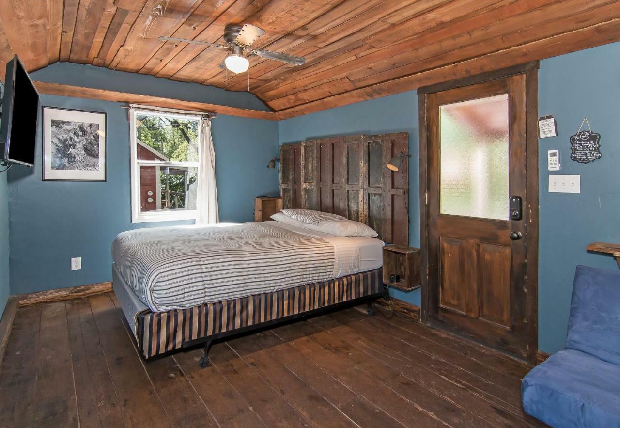 Miner'S Camp Motel Foresthill ภายนอก รูปภาพ