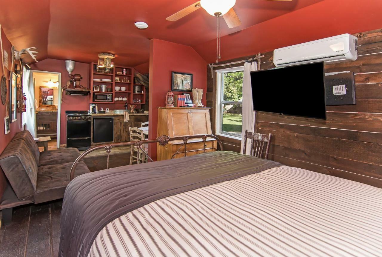 Miner'S Camp Motel Foresthill ภายนอก รูปภาพ
