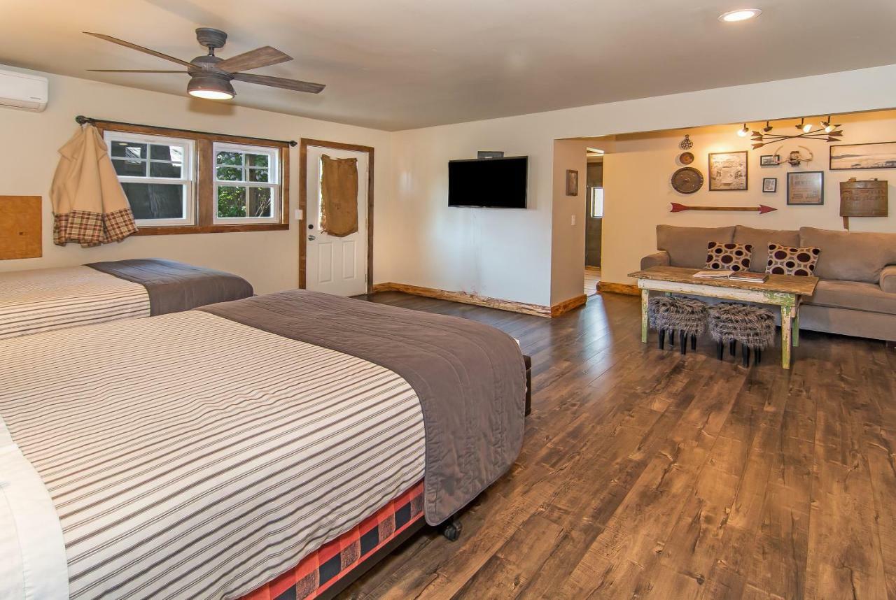 Miner'S Camp Motel Foresthill ภายนอก รูปภาพ