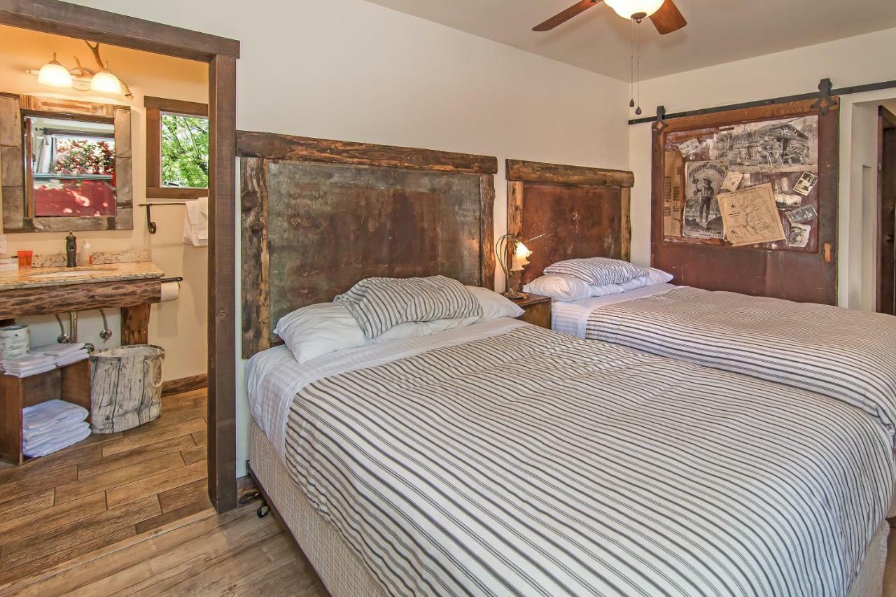 Miner'S Camp Motel Foresthill ภายนอก รูปภาพ