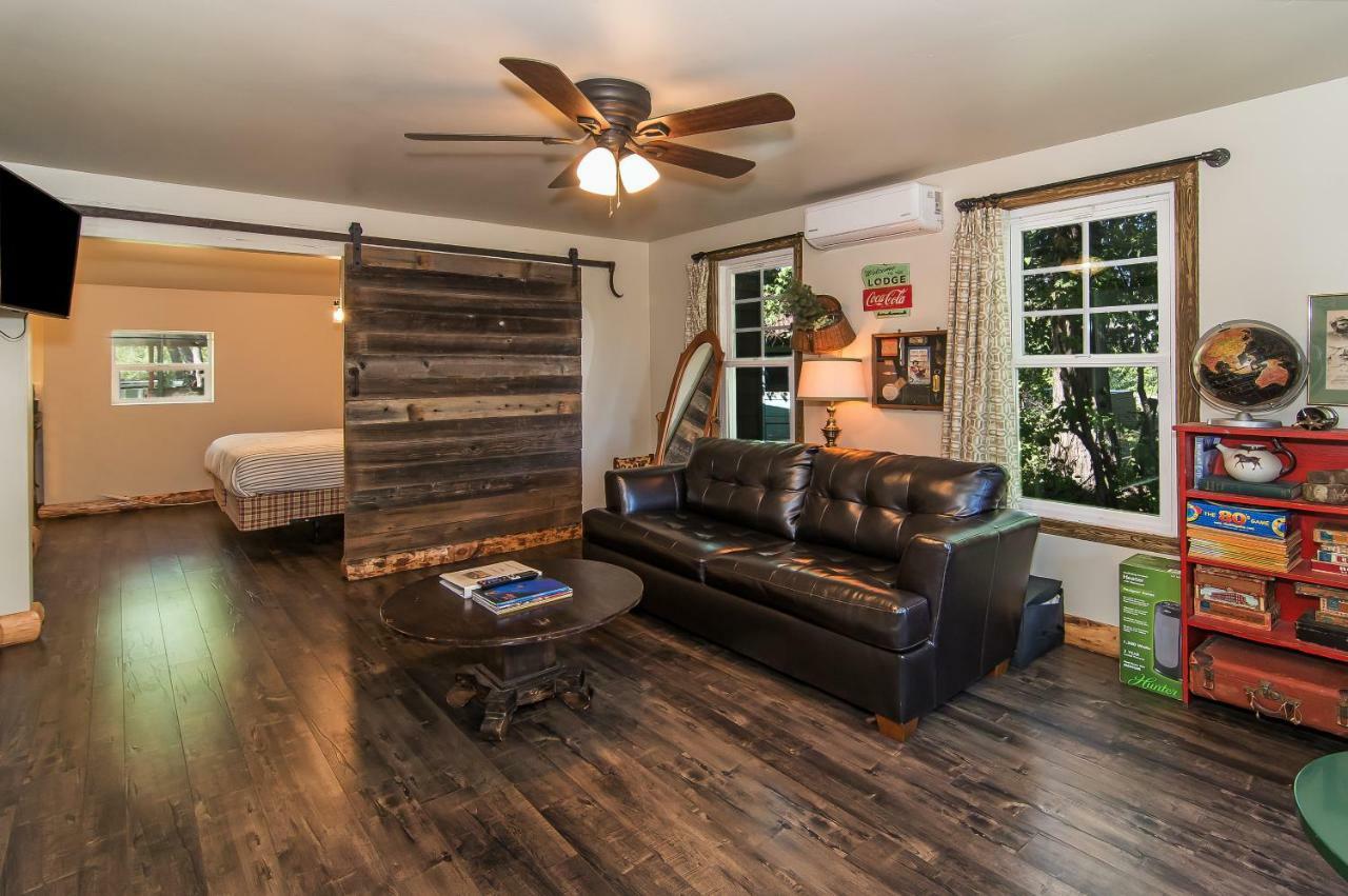 Miner'S Camp Motel Foresthill ภายนอก รูปภาพ