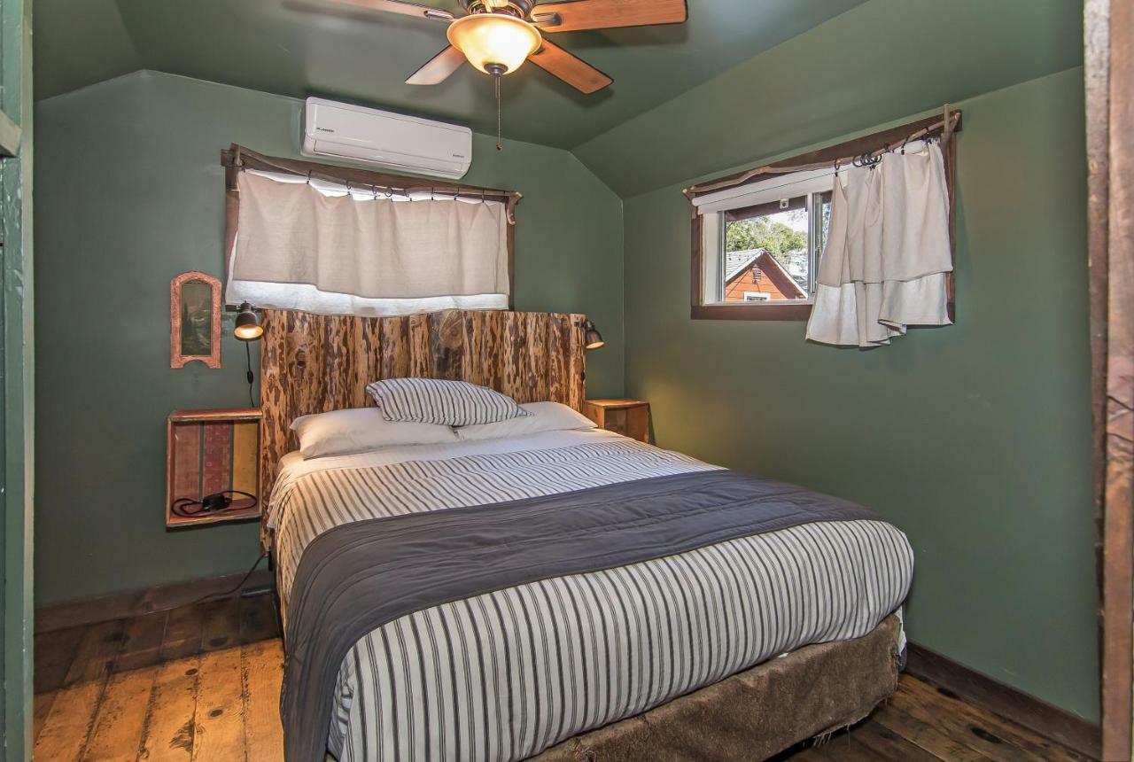 Miner'S Camp Motel Foresthill ภายนอก รูปภาพ
